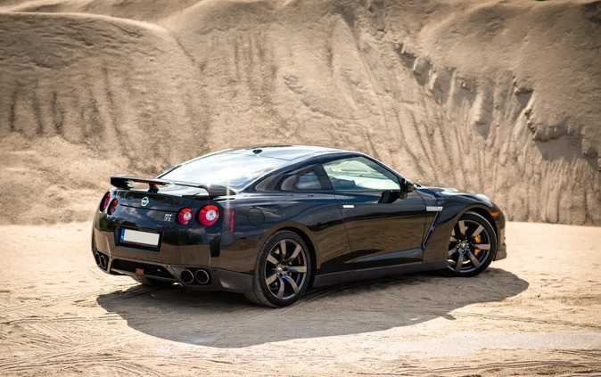 Nissan GT-R cena 330000 przebieg: 34000, rok produkcji 2008 z Kozienice małe 562